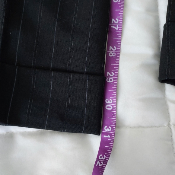 EUC Ann Taylor fine Italian wool blend pinstripe suit - Picture 13 of 15